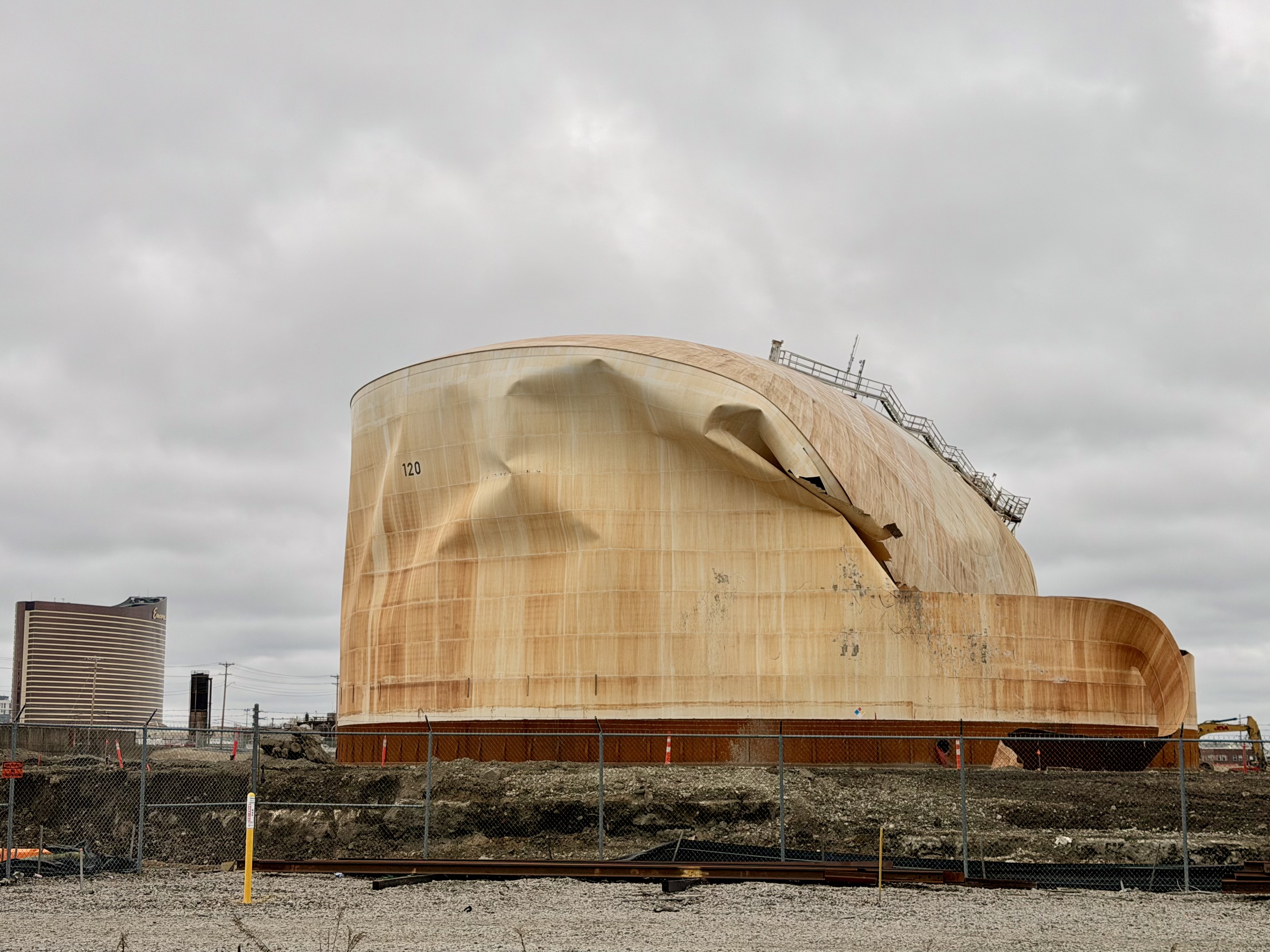 26-0404 Everett Docklands Tank Farm Teardown.jpg