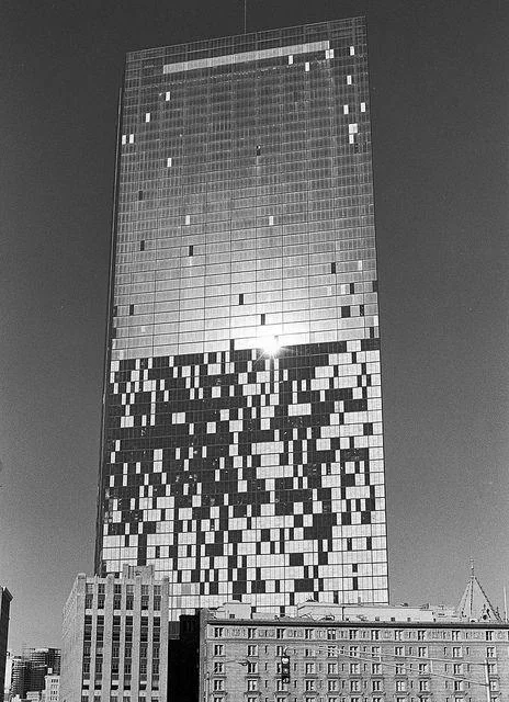 john-hancock-tower-why-row-of-windows-on-58th-floor-v0-gkfpt6zu76nc1.jpg