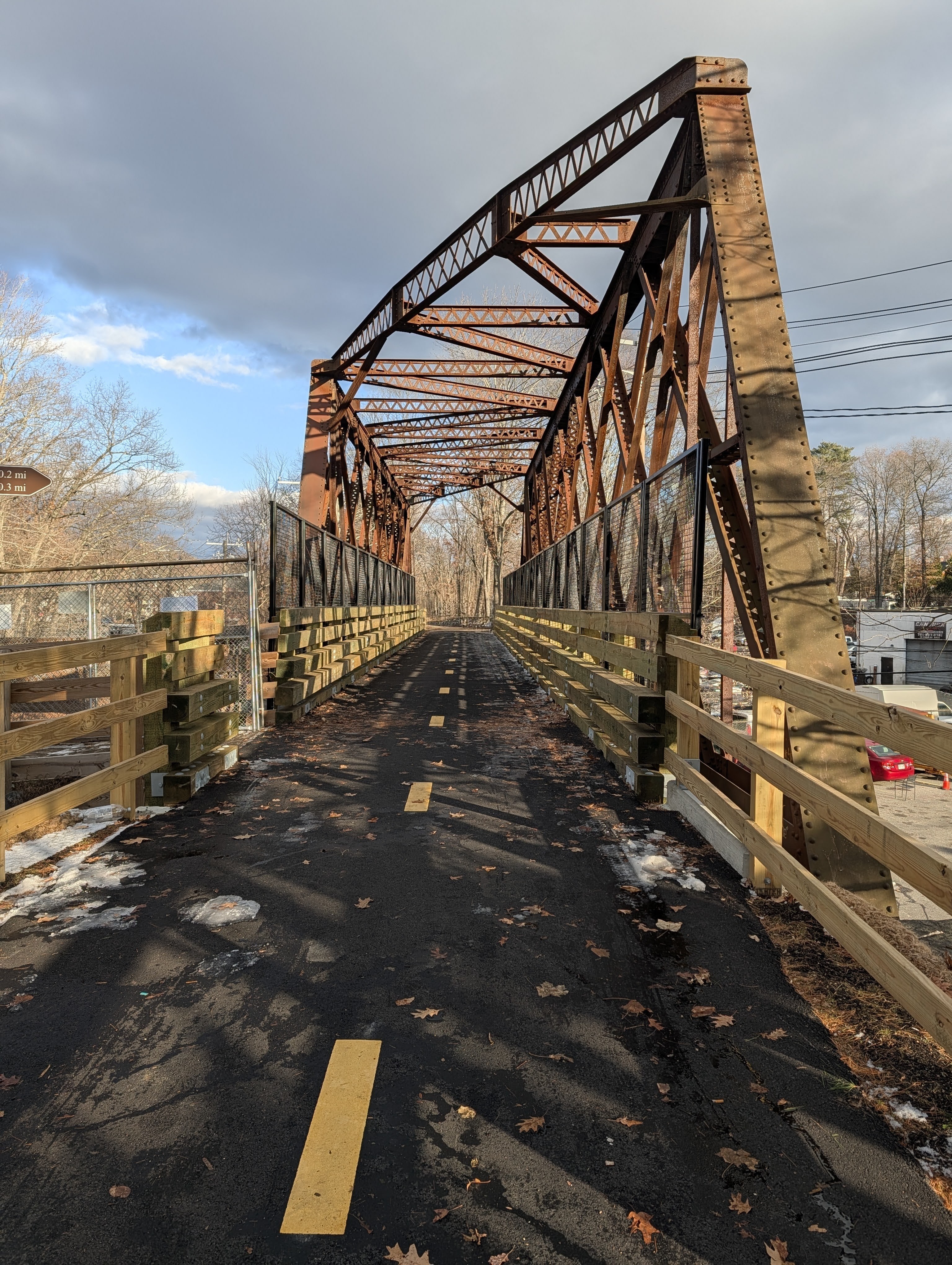 Linden_Street_Bridge_looking_east,_December_25_2025.jpg