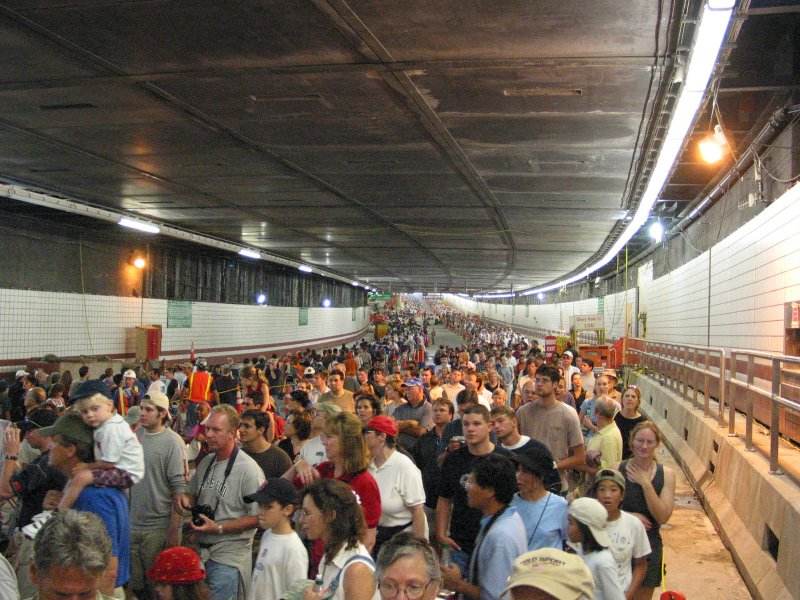 tunnel02.jpg